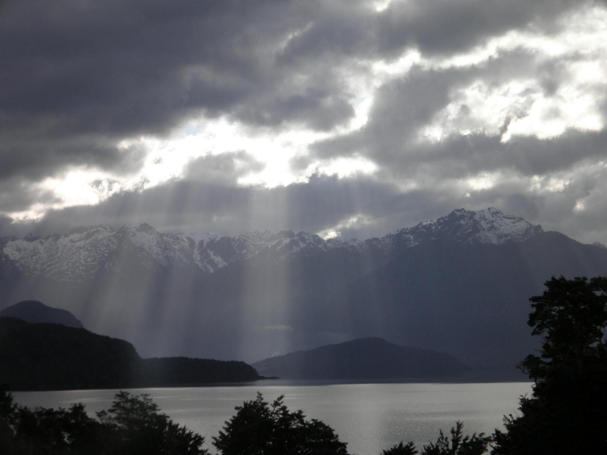 Murrells Grand View House Manapouri Exterior photo