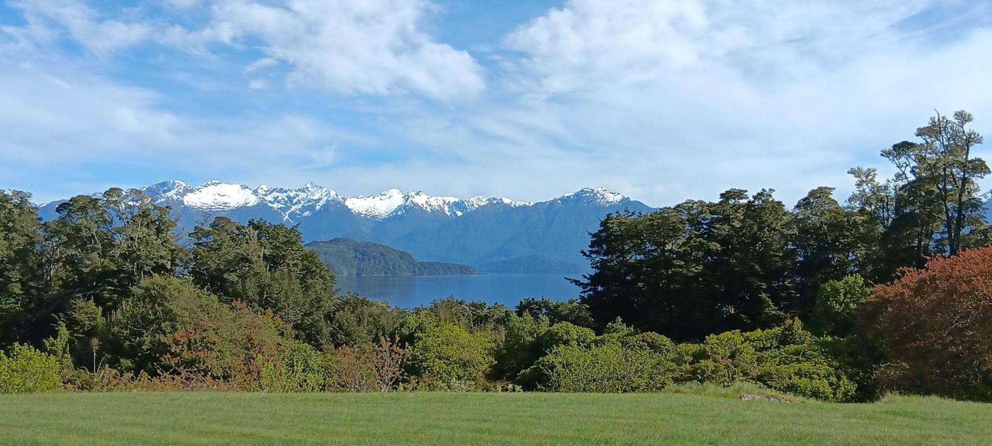 Murrells Grand View House Manapouri Exterior photo