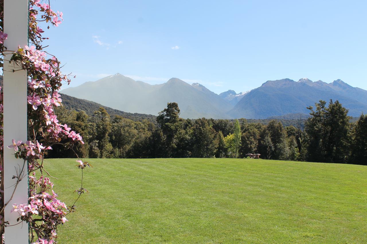 Murrells Grand View House Manapouri Exterior photo